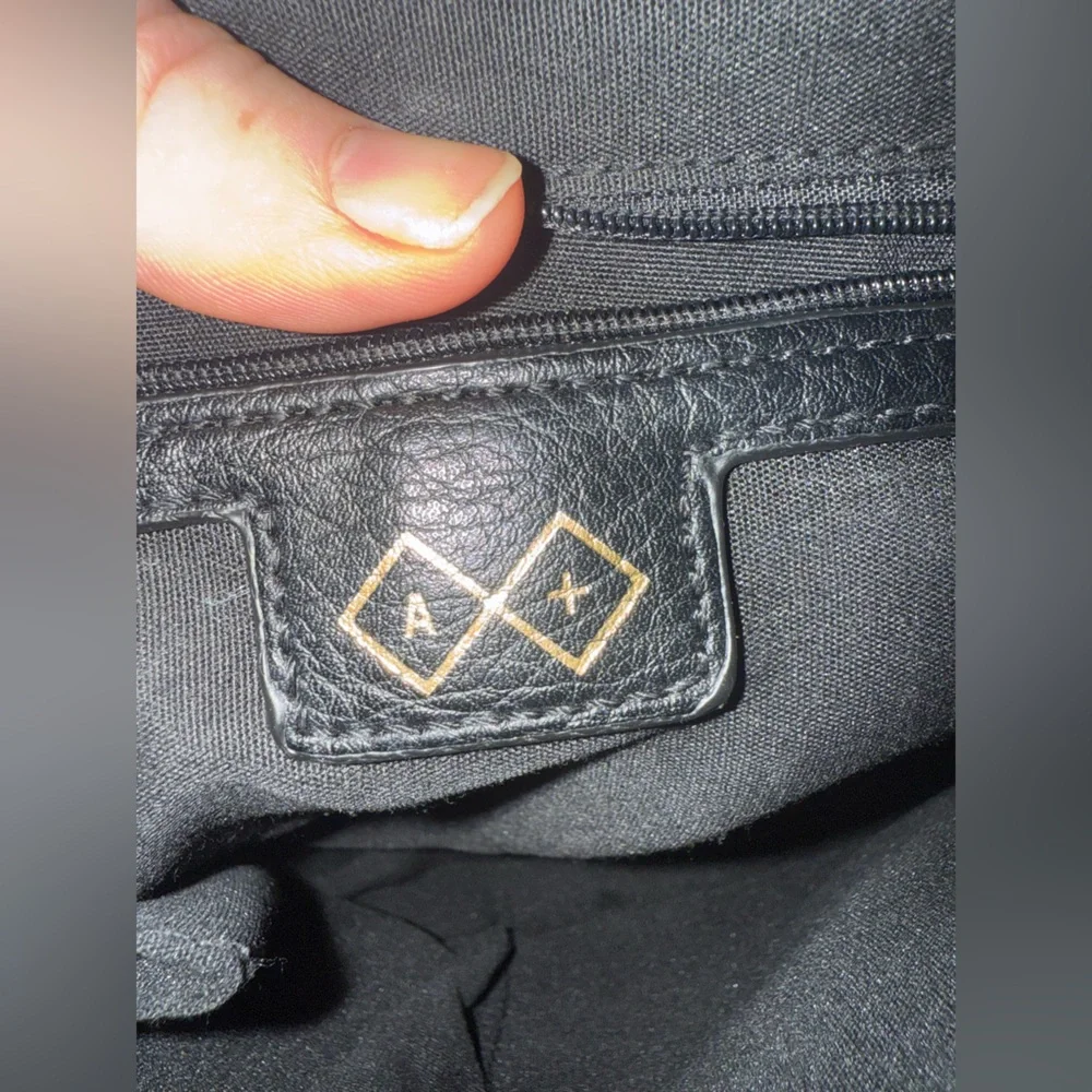 A+ Black Leather Shoulder Bag in good condition #170tt
